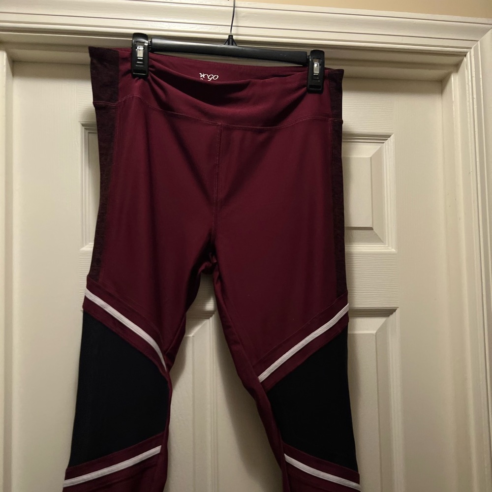 Ankle length poly exercise leggings with black mesh